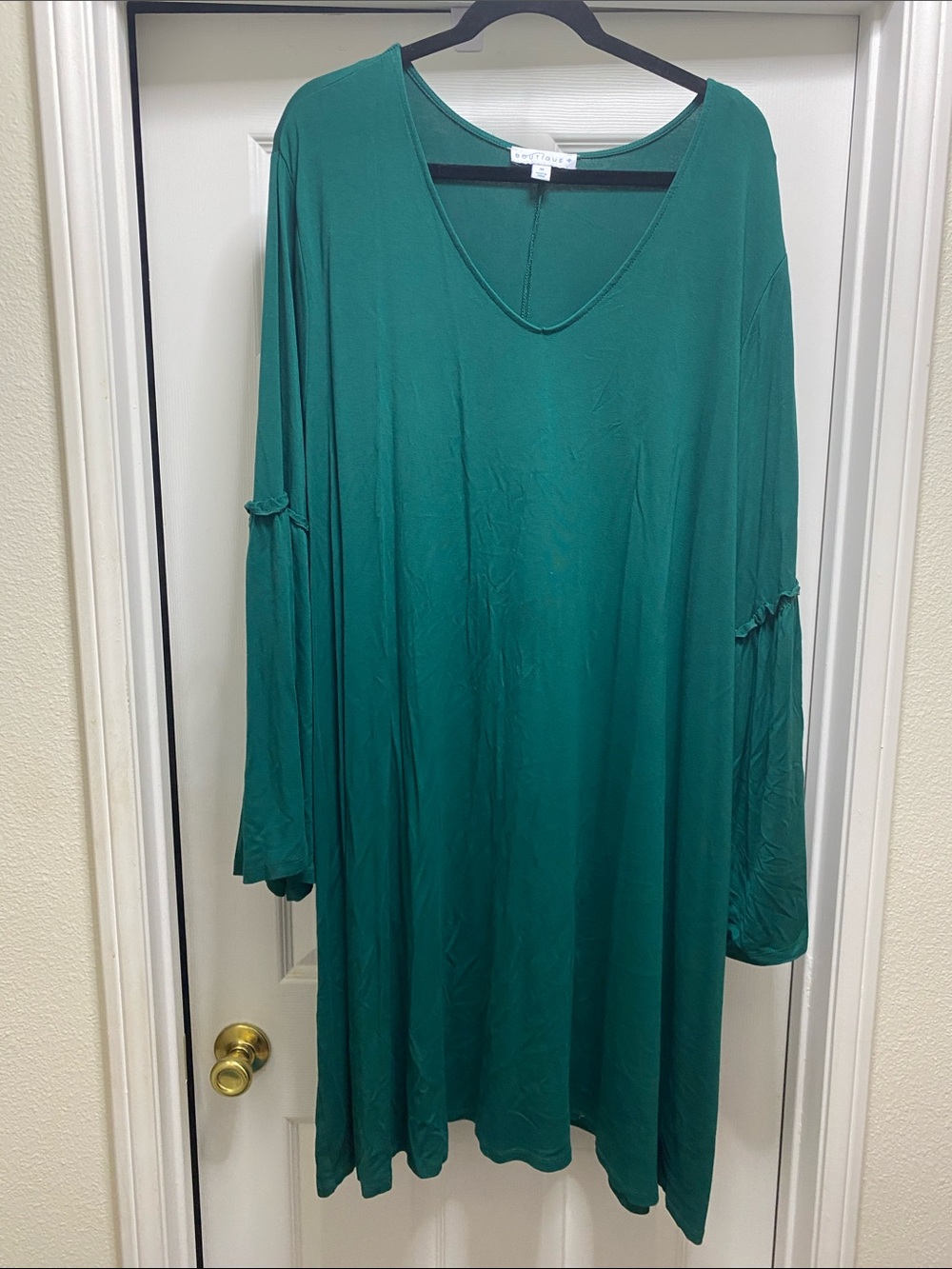 Boutique 9 Emerald Green Long Sleeve V-Neck Swing Dress